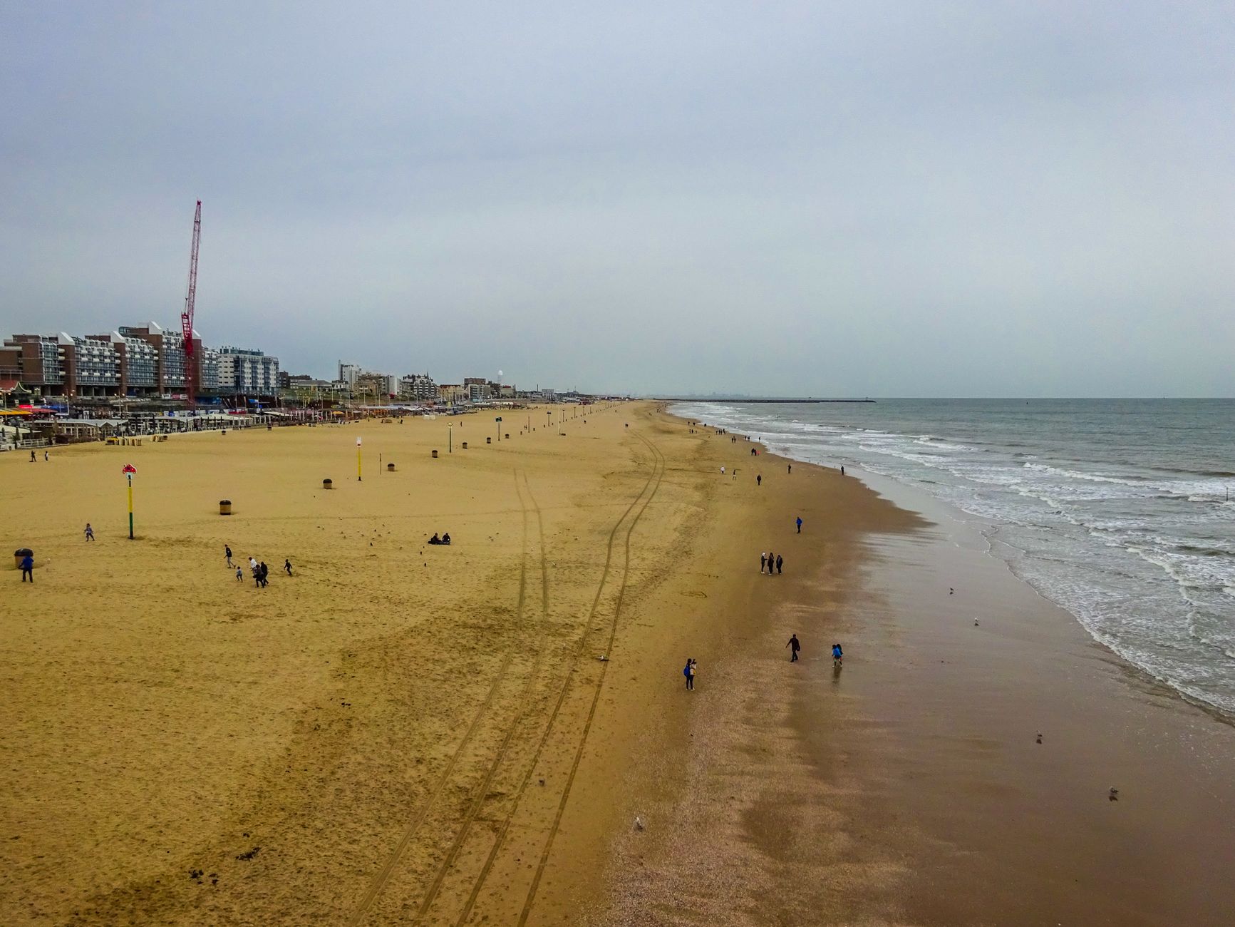 Museum zoekt foto's van strandleven Hoek van Holland voor expositie
