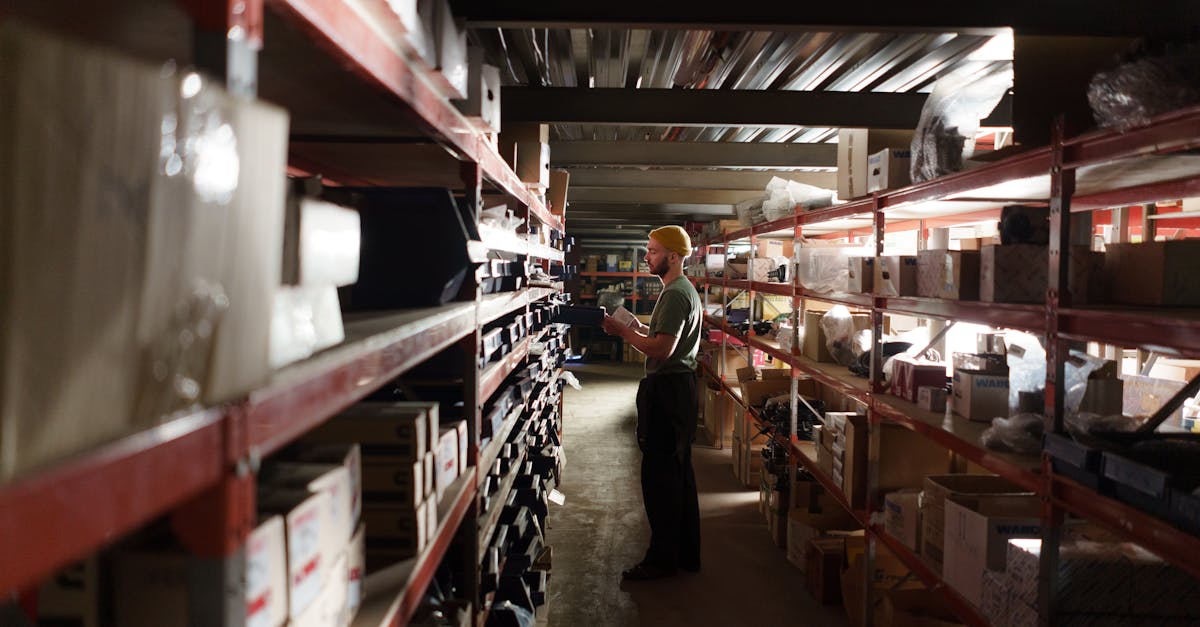 Tingkatkan Efektivitas Operasional Gudang: Peran Kunci Supervisor dan Solusi Digitalisasi dengan WMS Prieds