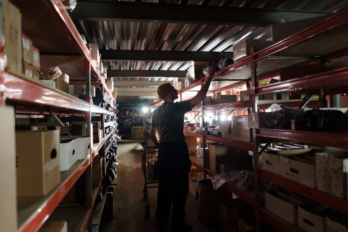 storage moves in Dudswell — Storage Moves in Dudswell — the working end of the job