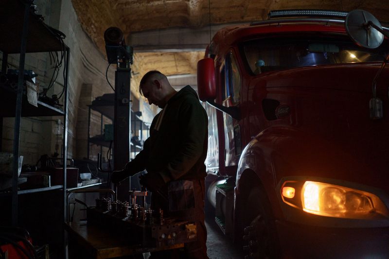Truck fleet maintenance in the workshop