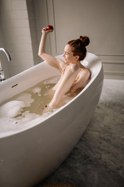 Gratis Fotos de stock gratuitas de bañándose, baño, mujer Foto de stock
