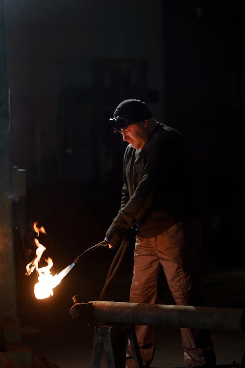 Immagine gratuita di artigiano, fiamma, lavorando