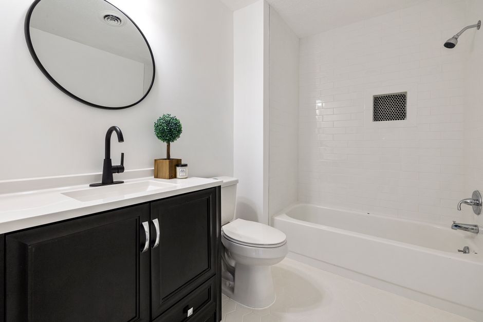 luxury short term rental bathroom