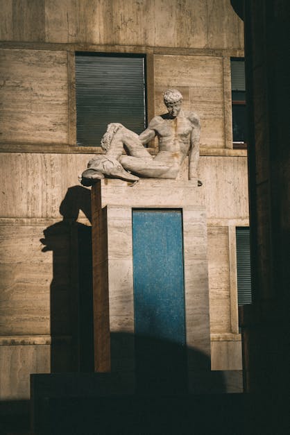 Free stock photo of Milano Statue Courtyard Light Sunlight