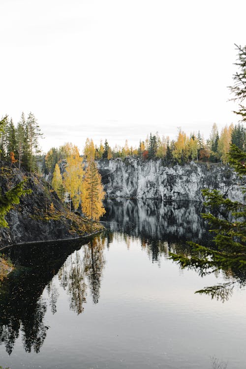 Gratis lagerfoto af flod, himmel, klippeformation