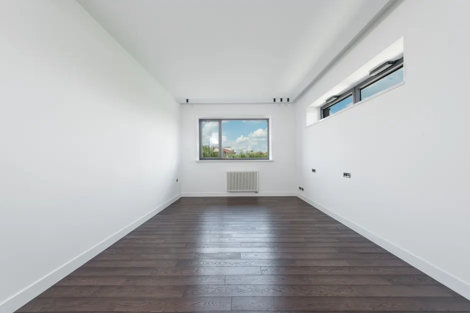 Pièce vide d'un appartement, avant remise en location