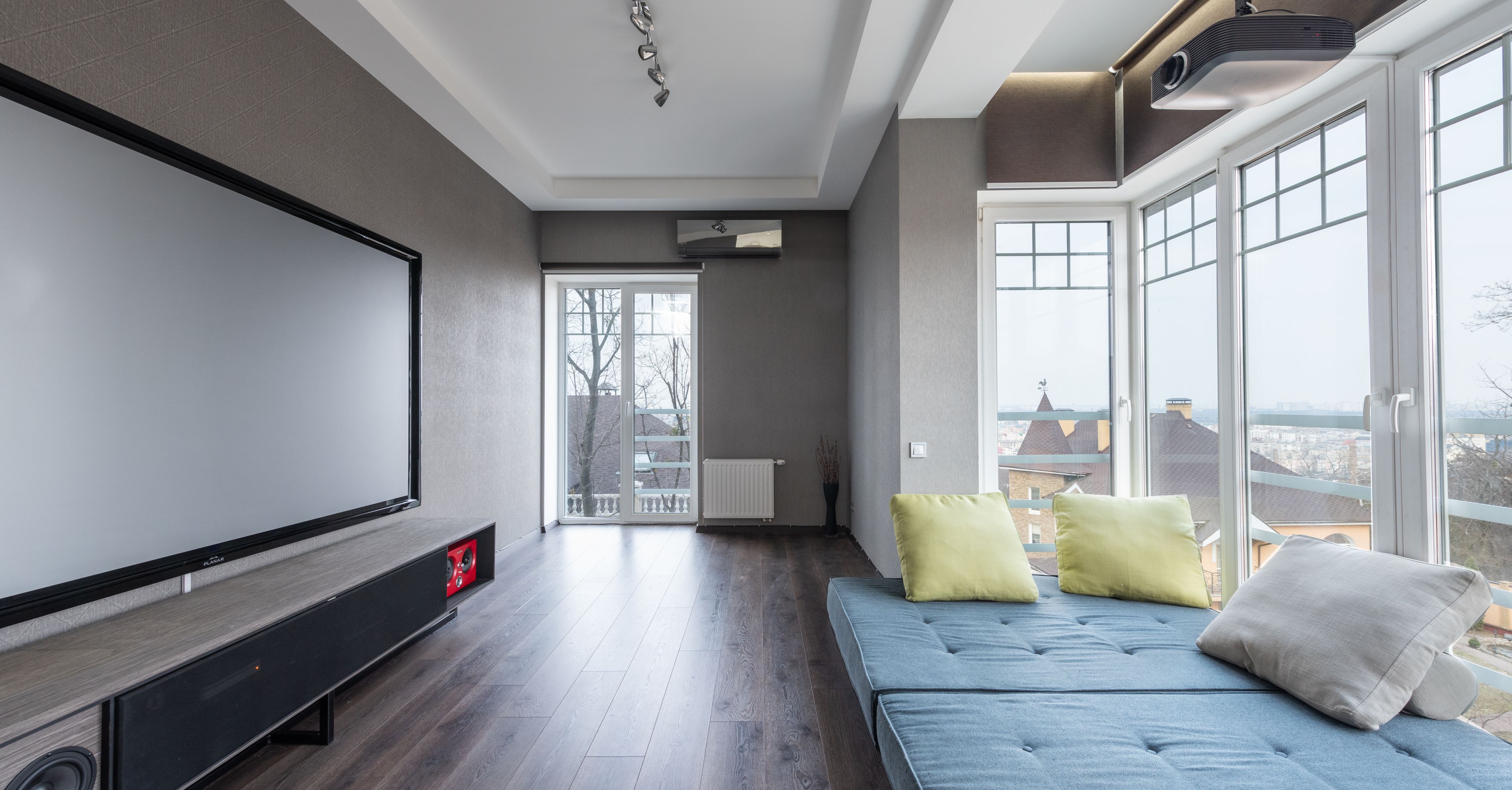 Soundbar pod telewizorem