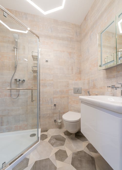 бесплатная Бесплатное стоковое фото с Ванная комната, вертикальный выстрел, душ Стоковое фото