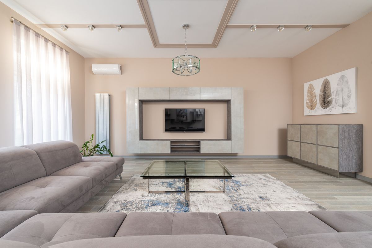 Minimalist Living Room Design Is Becoming Warmer