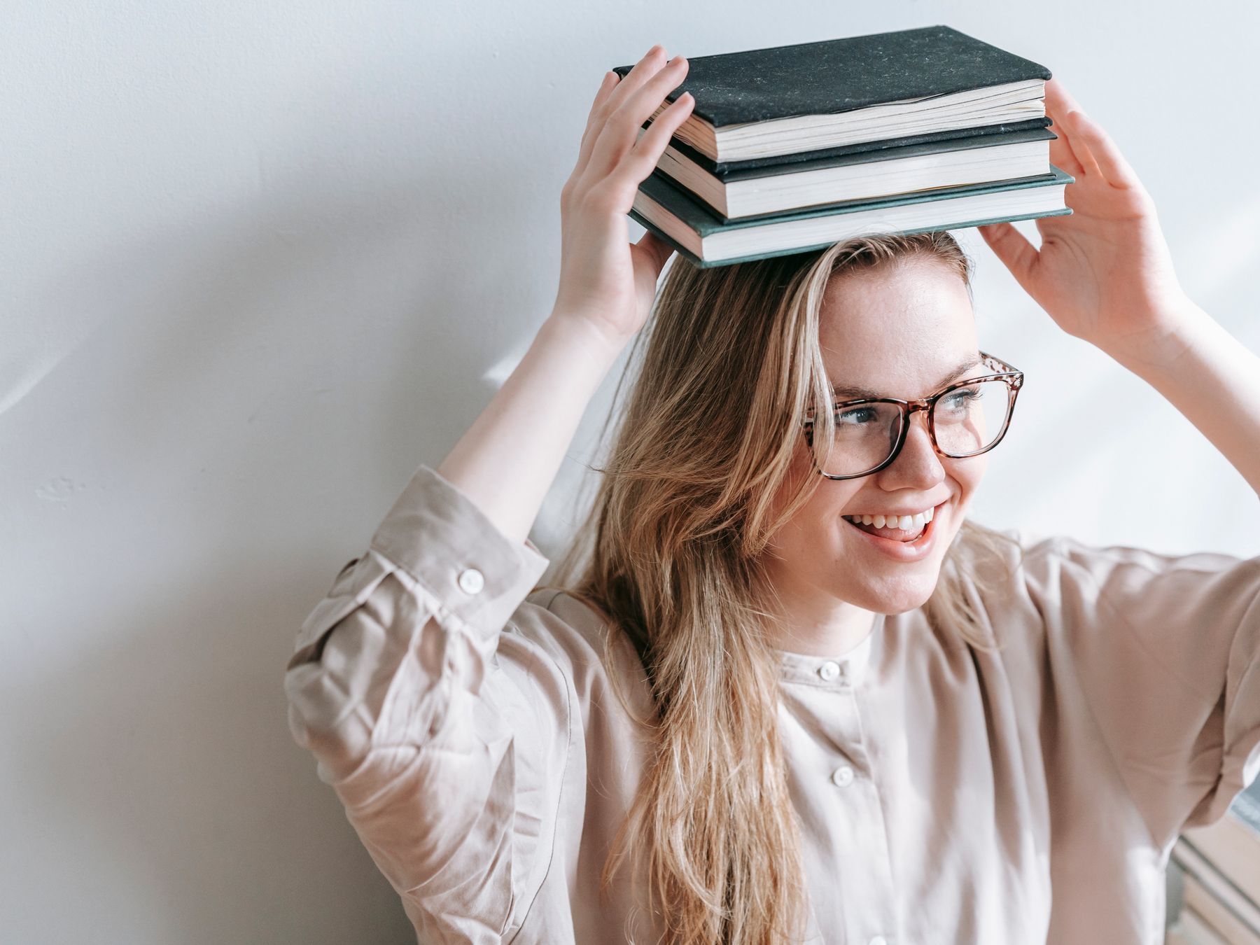 Cheriton Bishop — student move with boxes and a van