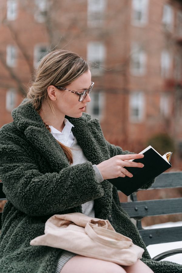 Tan ankle boots with skinny jeans and oversized hoodie