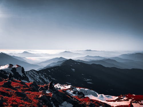 Fotobanka s bezplatnými fotkami na tému hmla, horský vrchol, hory