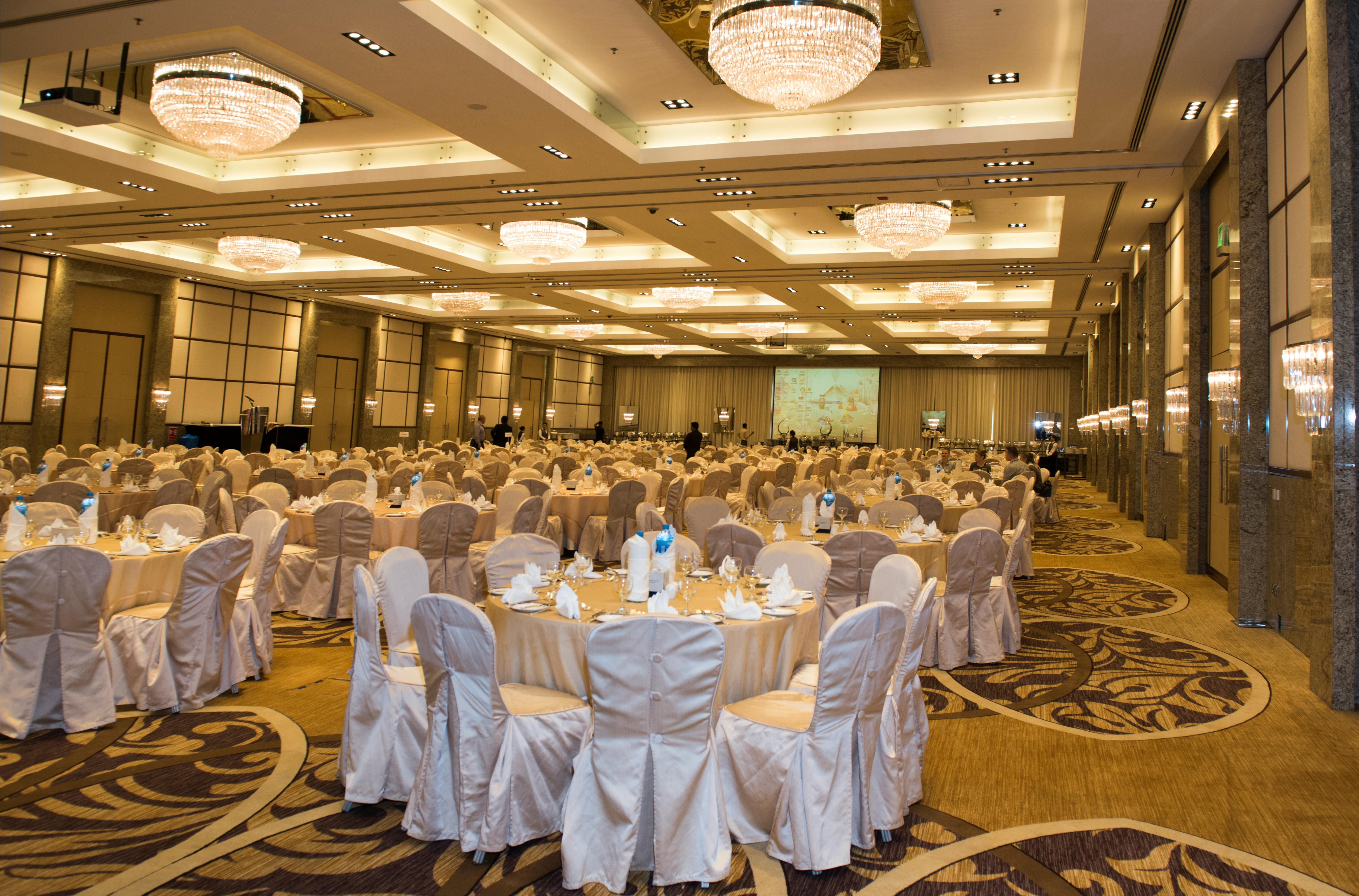 Dining Room And Banquet Management Ppt