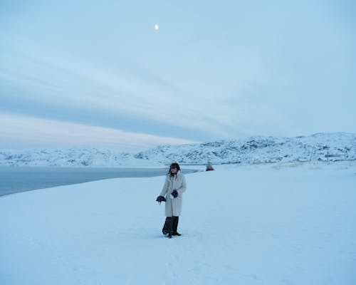 Бесплатное стоковое фото с женщина, зима, на открытом воздухе