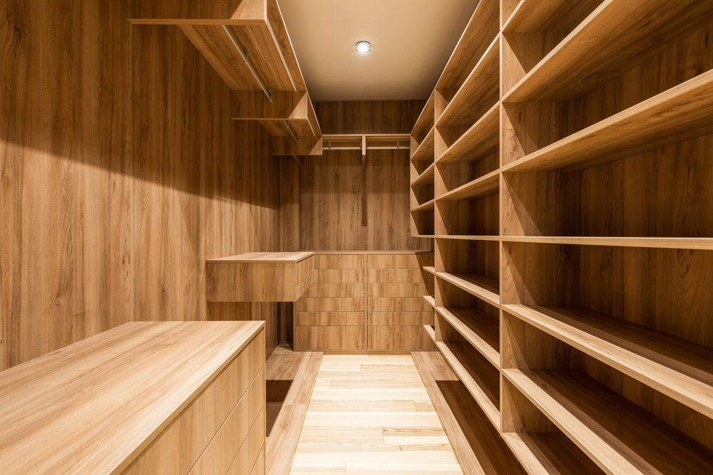 Wardrobe shelving