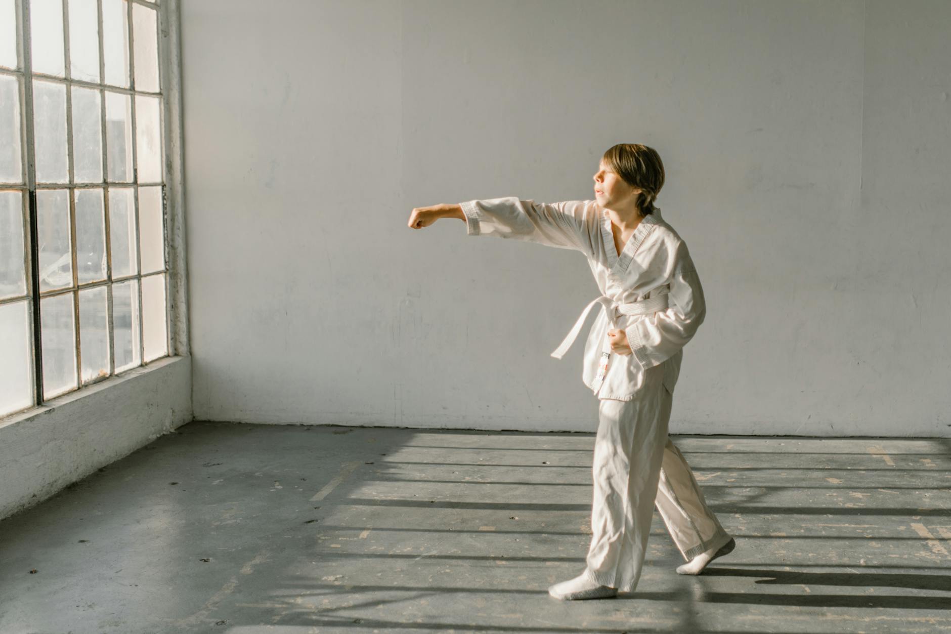 https://www.pexels.com/photo/a-boy-wearing-white-pants-7045383/