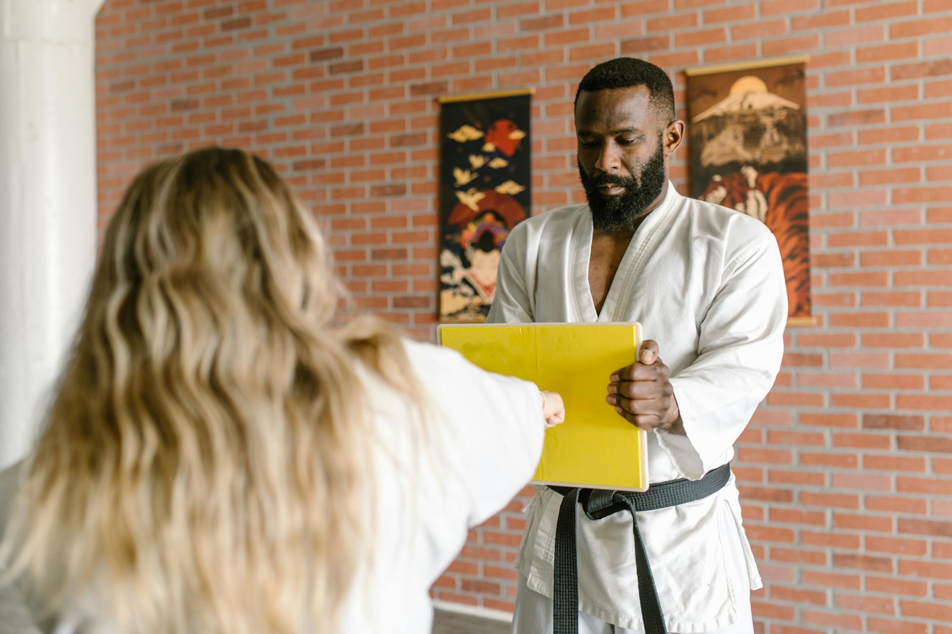 https://www.pexels.com/photo/girl-sport-fight-student-7045600/