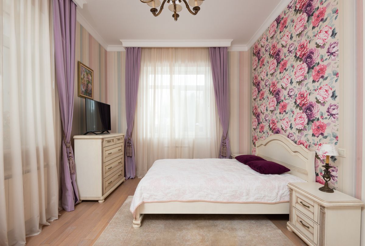 1. Soft Floral Wallpaper for a Timeless Bedroom