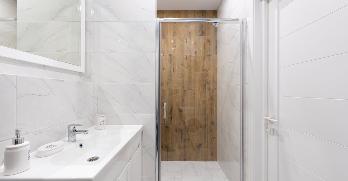 How to clean acrylic shower doors