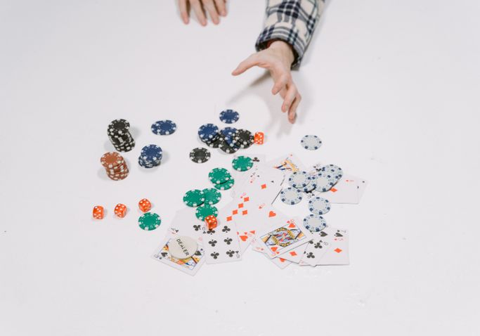 Online Casino: Spielautomaten und Live-Spiele im Überblick