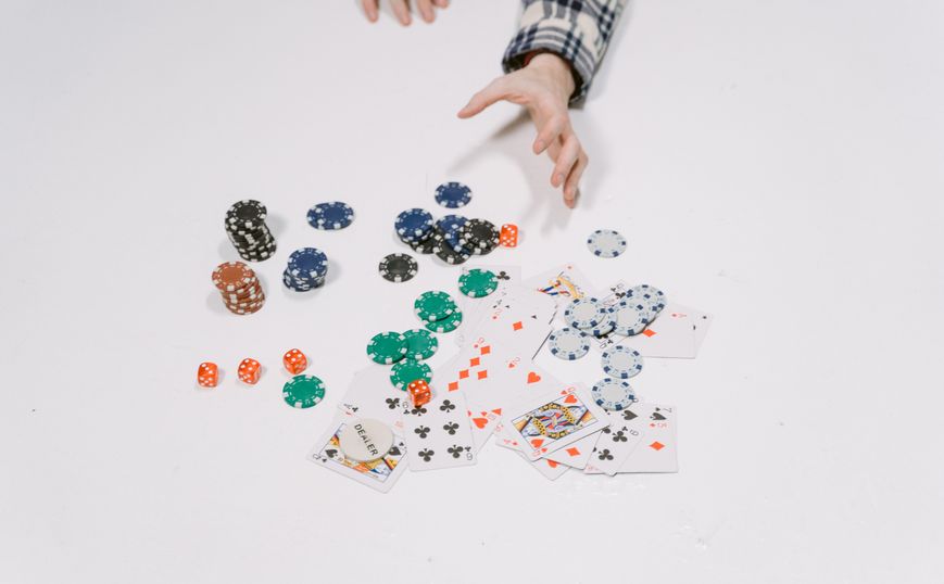 Online Casino: Spielautomaten und Live-Spiele im Überblick