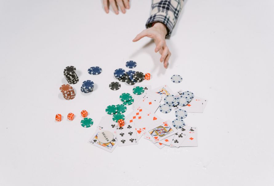 Online Casino: Spielautomaten und Live-Spiele im Überblick