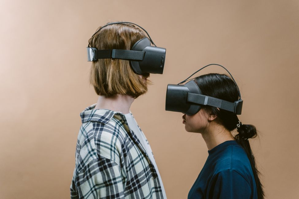 virtual avatar making eye contact