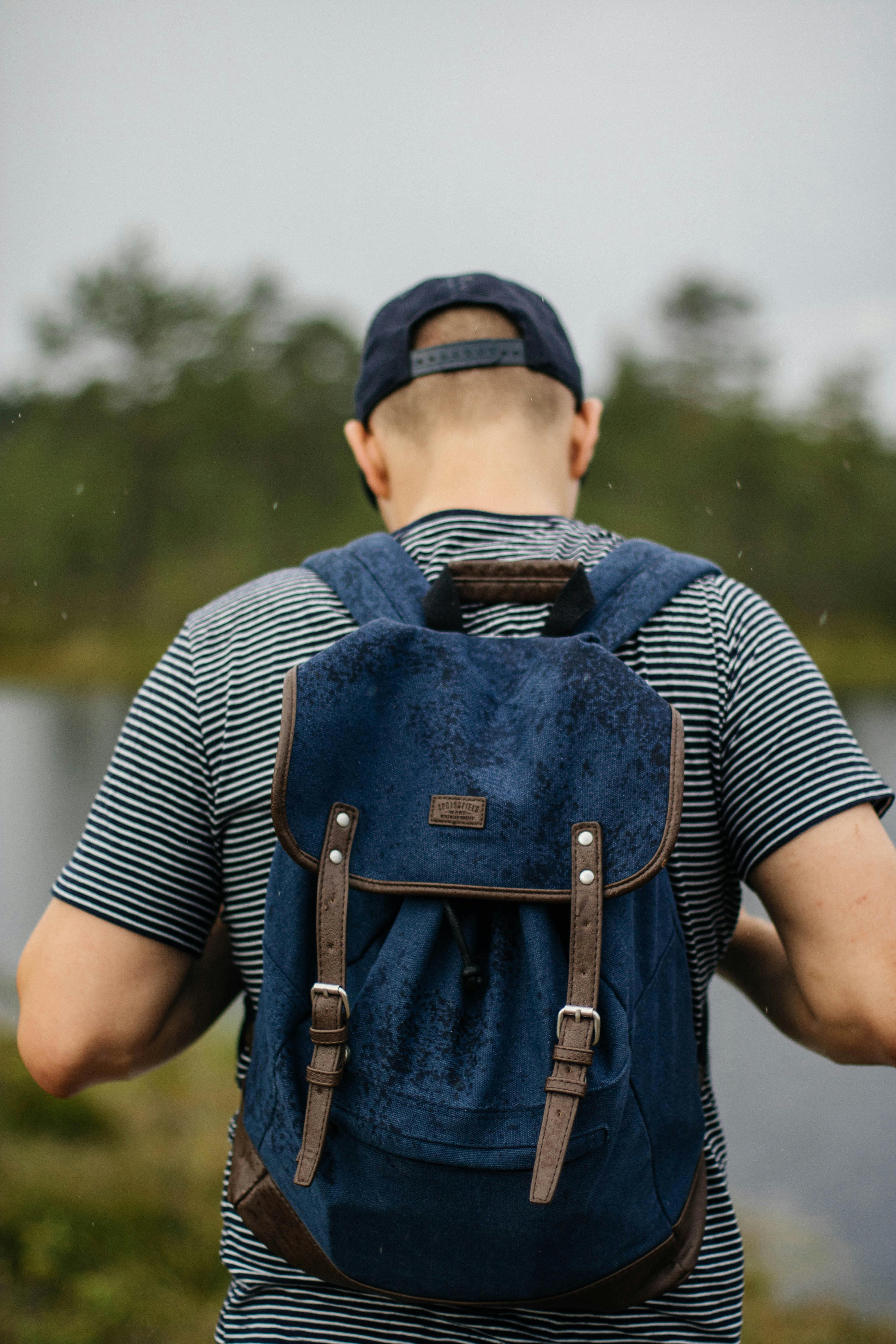 how to wear your backpack