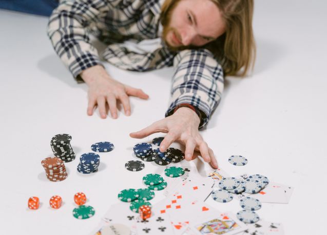 Online Casino: Spielautomaten und Live-Spiele im Überblick