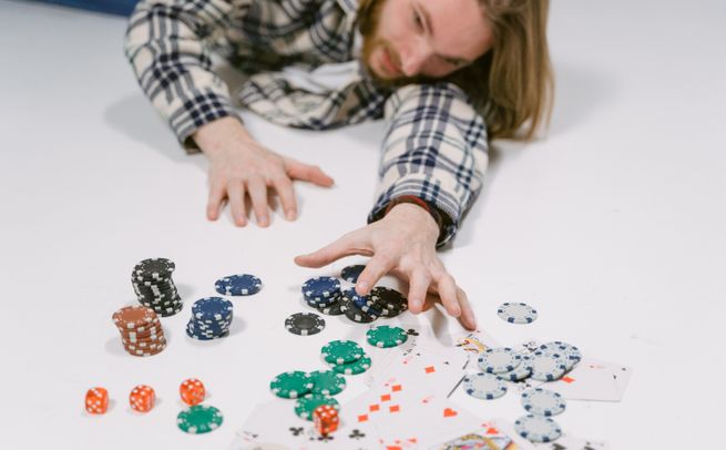 Online Casino: Spielautomaten und Live-Spiele im Überblick
