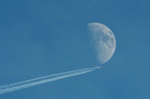 Foto d'estoc gratuïta de avió, mitja lluna