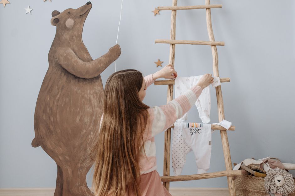 Display Ladder for Dorm Essentials: A Guide to Perfect Tiny Space Storage Space-saving display ladder with multiple storage shelves in a dorm room