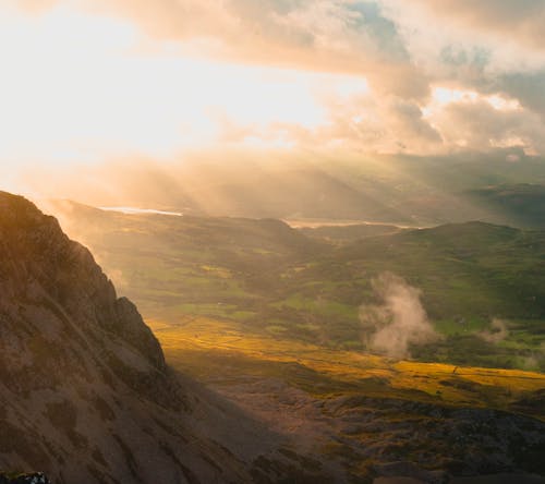 Kostenloses Stock Foto zu berge, dämmerung, drohne erschossen