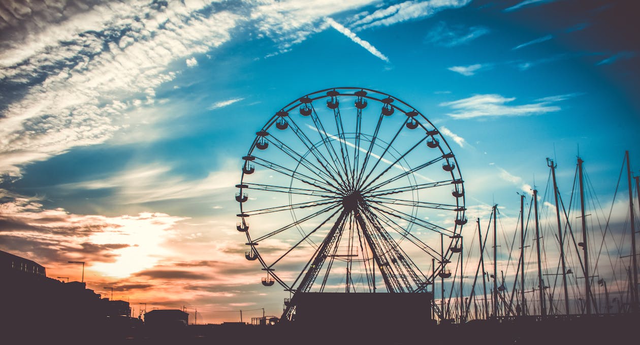 Free Ferris Wheel and Ship Stock Photo