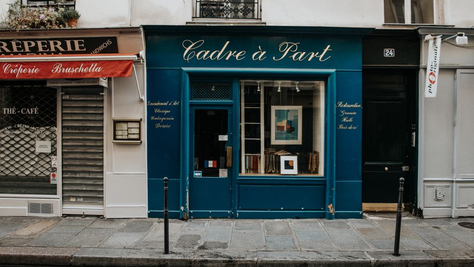 How an Agent Built a 3D Paris Gallery by Chaining Two Hugging Face Spaces