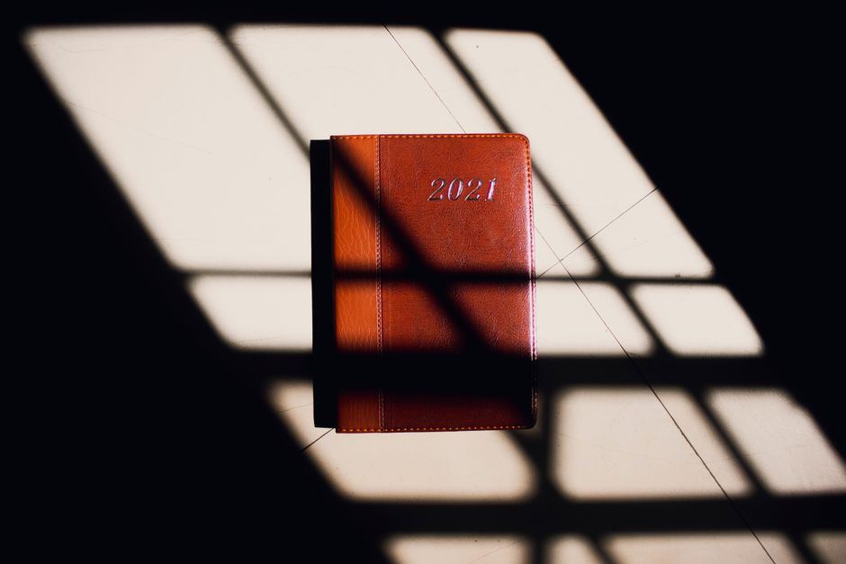 entry table keys and planner natural light lifestyle photo 2