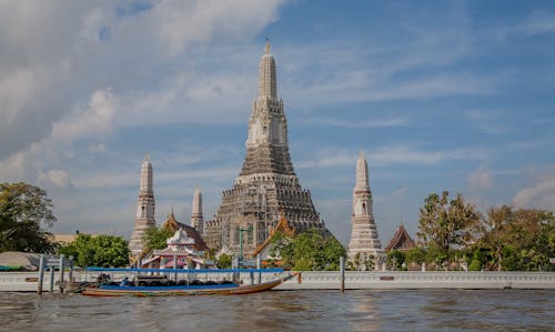 bezplatná Základová fotografie zdarma na téma Bangkok, chrám, člun Základová fotografie