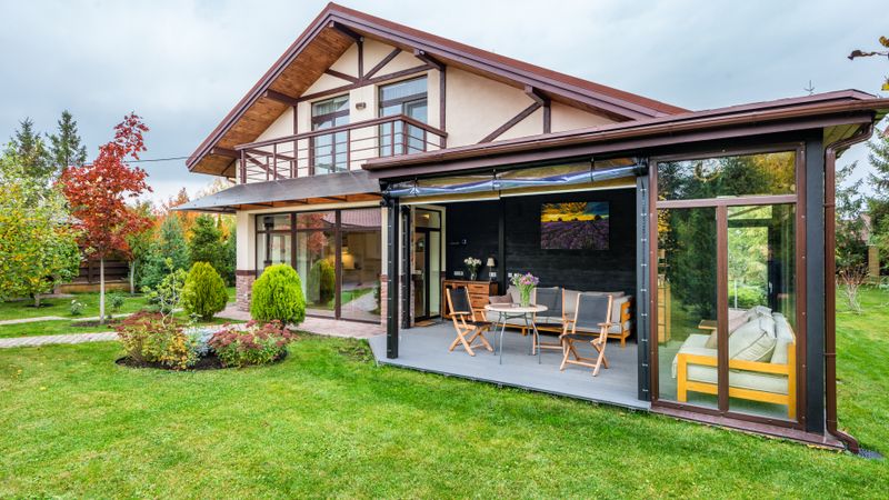 Wintergarten vs. Massivanbau: Was lohnt sich wirklich?