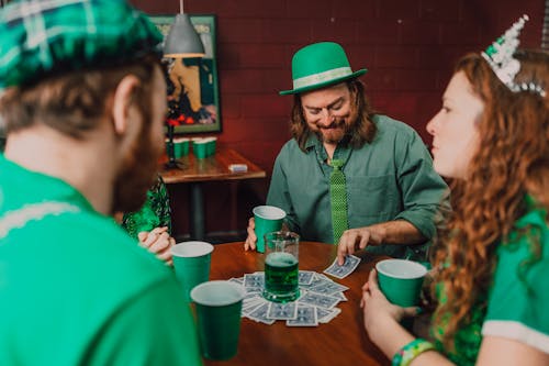 Základová fotografie zdarma na téma bar, barman, bílý jetel