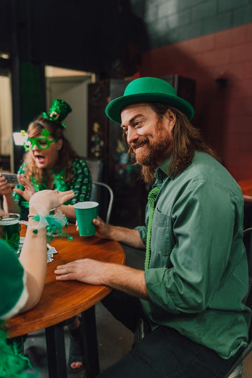 Základová fotografie zdarma na téma bar, barman, bílý jetel