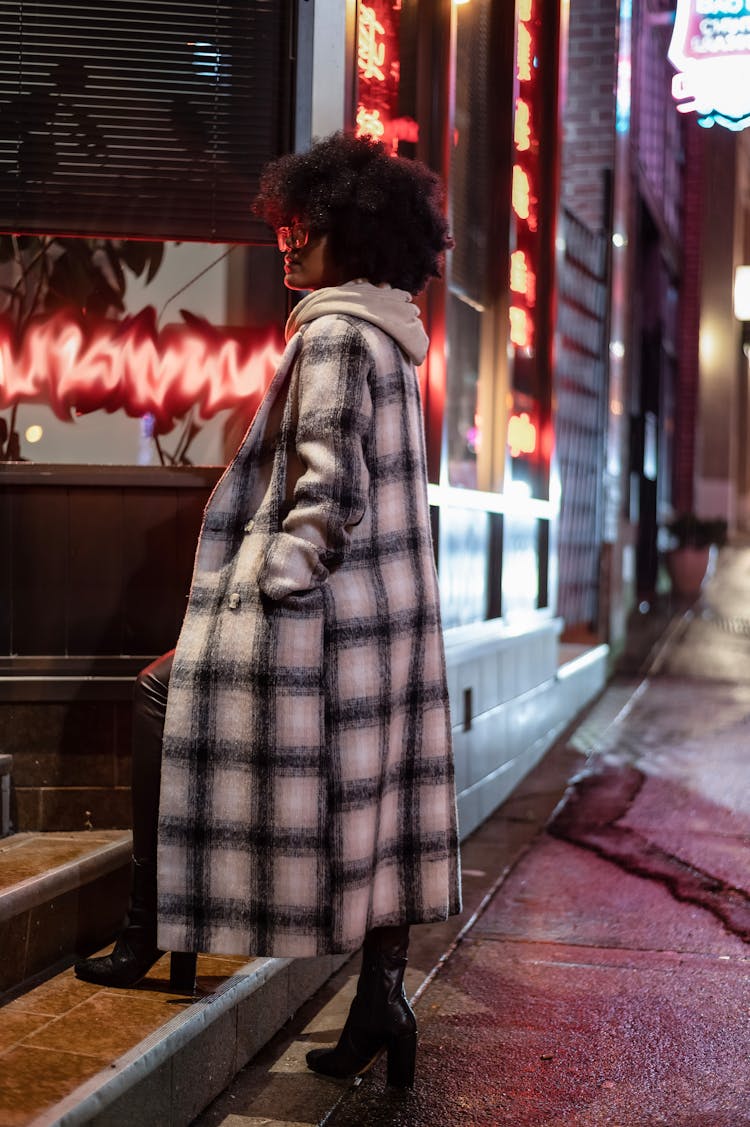 Stylish Black Woman On Dark Street