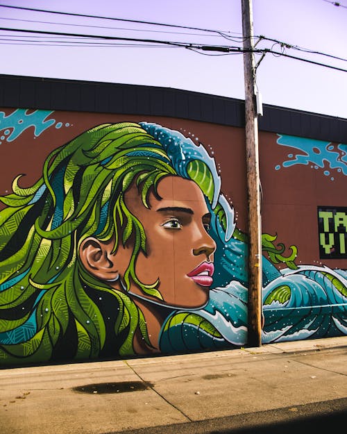 Free Woman With Blue and Green Haired Wall Painting Stock Photo