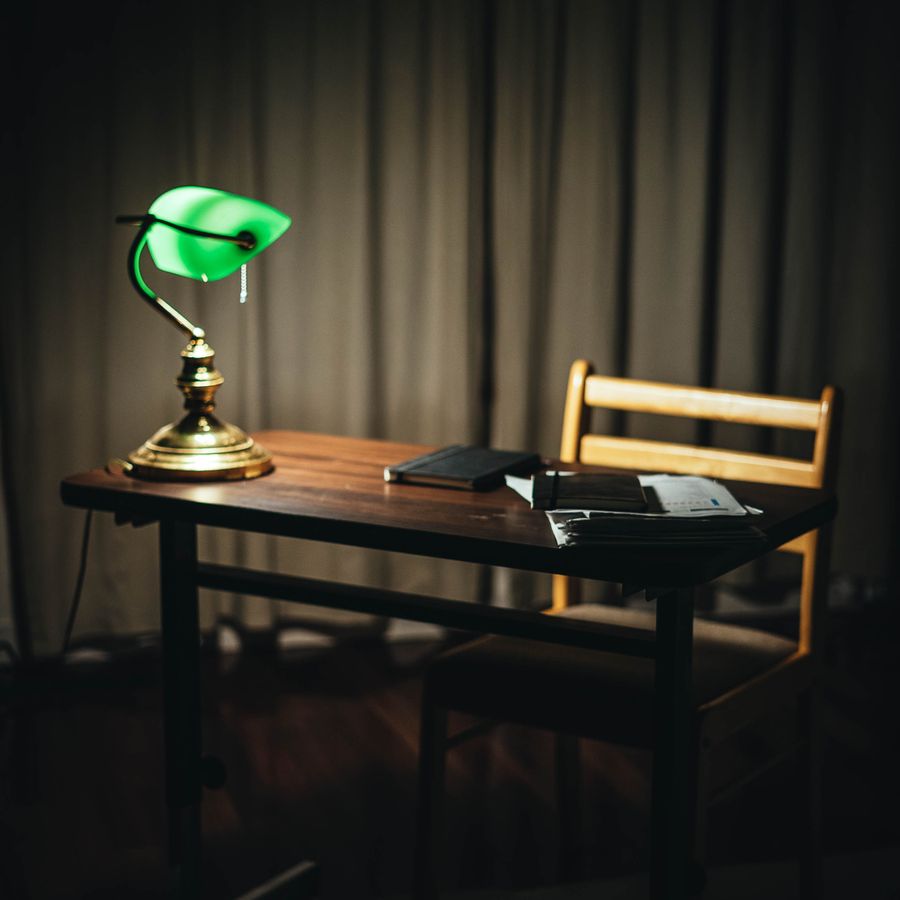 Focus Desk Lamp