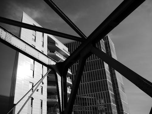 Darmowe zdjęcie z galerii z czarny i biały, infrastruktura, monochromatyczny