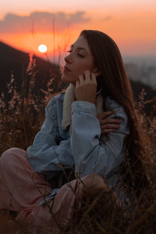 Foto profissional grátis de atraente, brazilian woman, cair da noite