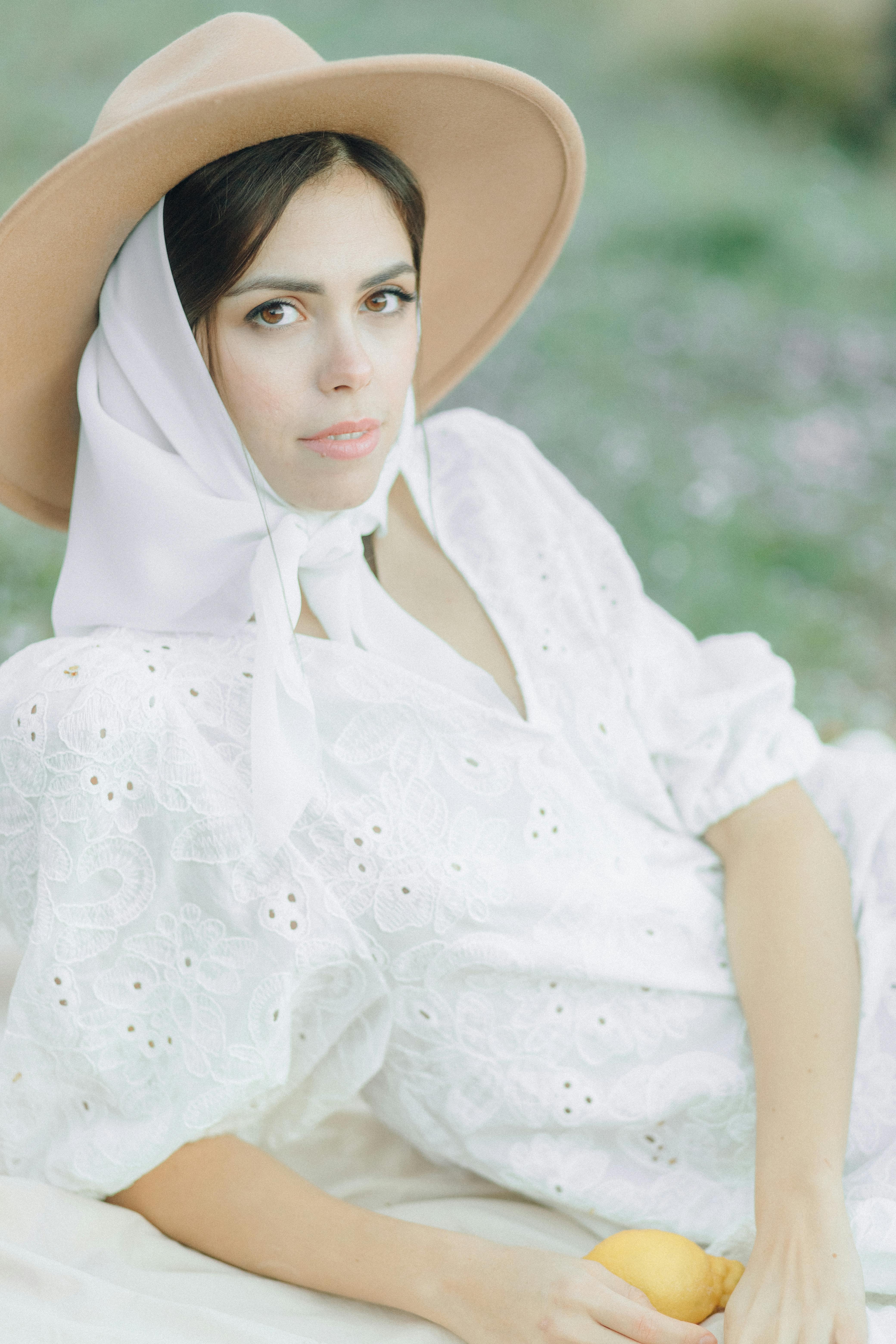 271. Gaya Bohemian Hijab yang Ringan dan Anggun