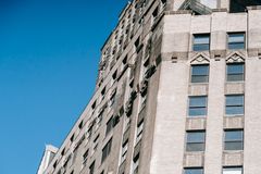 Deco tower facade from below — photo by Laura Tancredi on Pexels