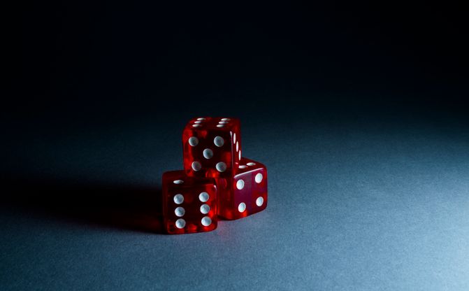 Online Casino: Spielautomaten und Live-Spiele im Überblick