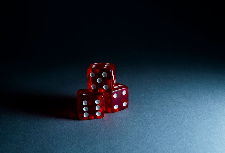 Online Casino: Spielautomaten und Live-Spiele im Überblick