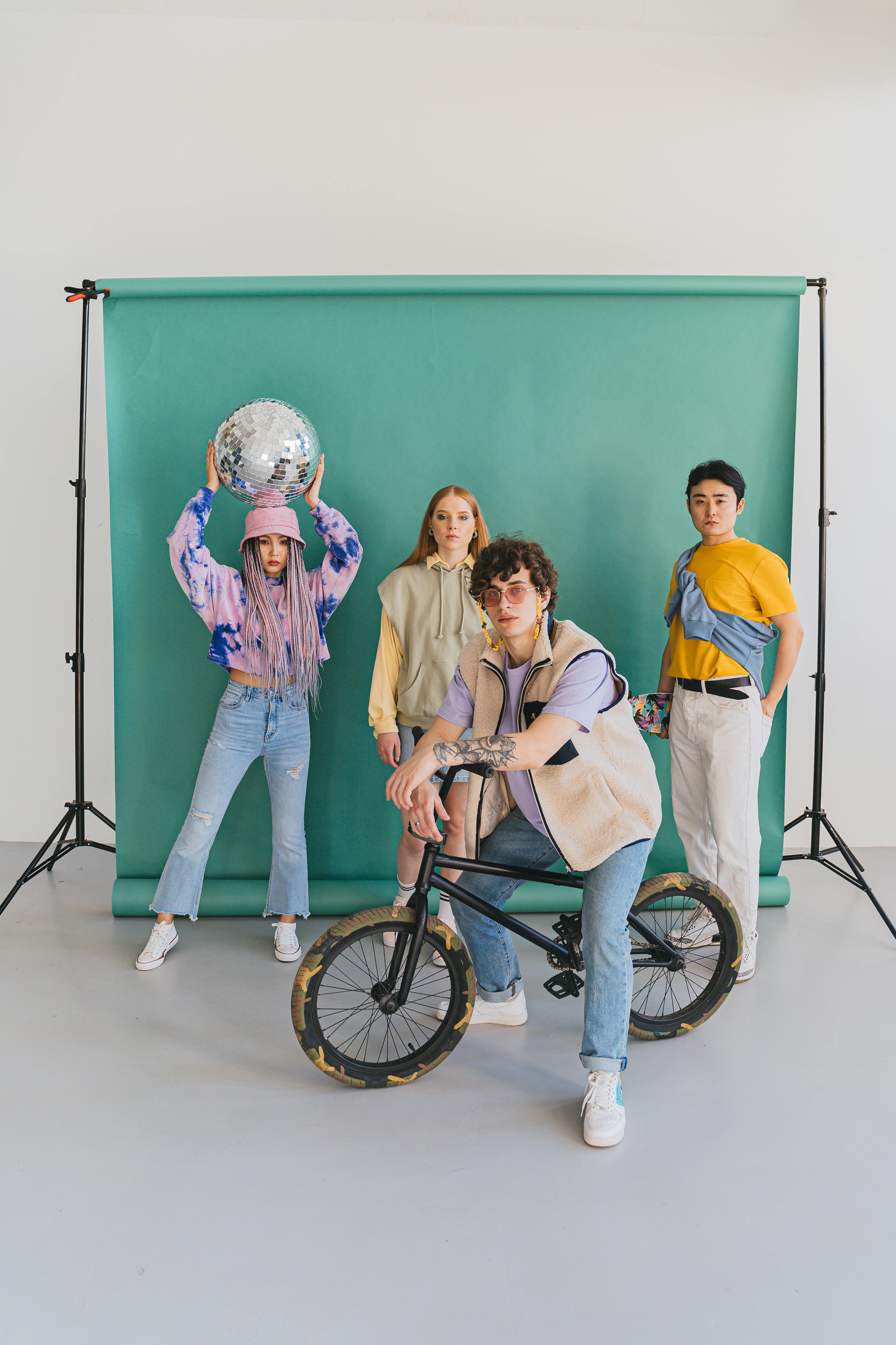  Marathi Influencers: Making Waves in the Digital World